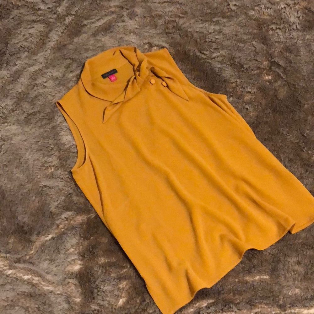 Vine Camuto sleeveless blouse